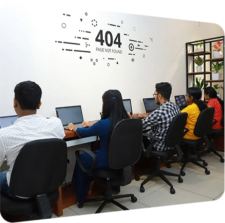 Maktal team working in office